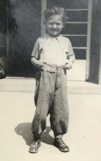 Juraj Stern childhood