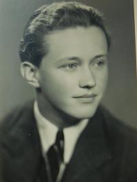 Otec Ladislav Kroneisel