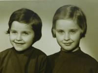 Sisters Blanka and Magda Kroneislova