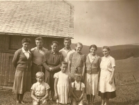 Rodina Heinzlova na Urlichu. Poválečná fotografie 