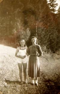 Sisters Anna and Marie Stöhr in the now defunct Urlich village