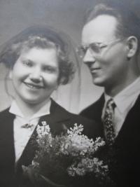 Svadobná fotografia, 28. december 1957