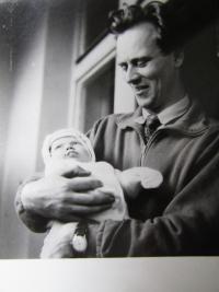 Manžel Jaroslav so synom Martinom,august 1958 