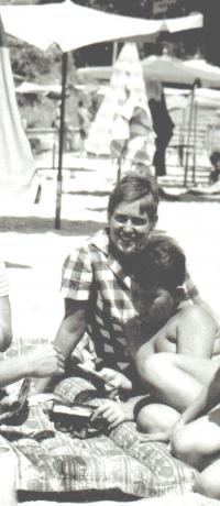 Mina na rodinnej dovolenke v Bulharsku 1965