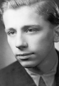 Vladimír Stehlík, maturitní foto, rok 1952