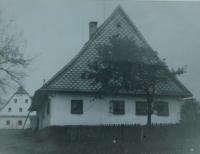 The house in Horní Lipka, where the family lived after the war