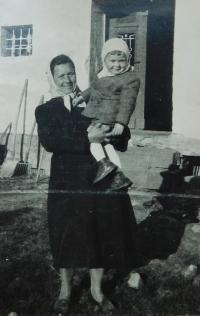 Matka se synem Ivanem v Horní Lipce