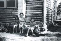 Olička with her children, Quebec 1952