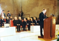 Eva Borková při udělování státních vyznamenání v r. 1999