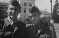 Milan Kroupa (vpravo) s kamarádem