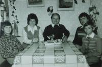 František Nejedlý s manželkou a dětmi