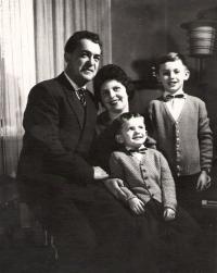 Jan Jindra's family, 1963