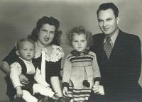 Family photo of Jan, Julie and the children Pavel and Jana Kubkovi, Jaroměř, spring 1948