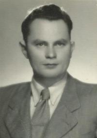 Jan Kubka, portrait photo, Jaroměř 1955