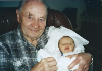 S pravnukem Jáchymem, Jaroměř, 2002