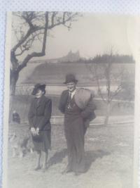 1943 Rodiče na výletě
