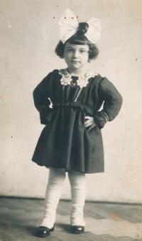 Jitka's mother Věra, 1917