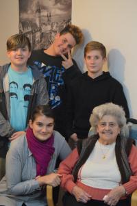 Marie Štěňhová s žákovským týmem