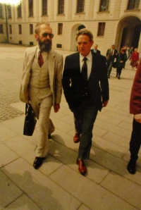 Středoevropská univerzita v Praze, jednání o jejím založení, s Georgem Sorosem, Pražský hrad, 1990