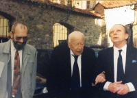 S E. Gombrichem a A. Veselým, Praha, kolem roku 2000 