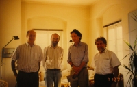 V Centru teoretických studií - ve věži, zleva Jacques Rupnik, ICH, životopisec Václava Havla, Ivan Havel, 1997