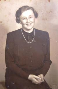 Maminka Věry Jakubovič (Hahnové). 30. léta 20. století.