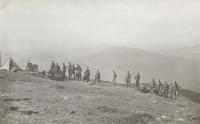 Dělostřelecké ležení v horách. 1. světová válka