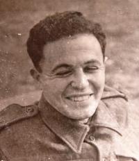 Matti Cohen jako izraelský voják. Začátek 50. let.