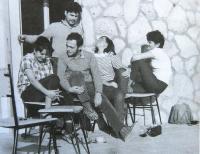 Jehošua Rezek jako univerzitní student (jediný stojící, nedatováno)