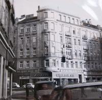 Rodný dům Zeeva Rona (Wolfganga Reinholda) ve Vídni, Baumgasse č. 1.