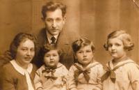 Rodina, 1931