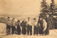 S kamarády ve Špindlerově Mlýně, 1937