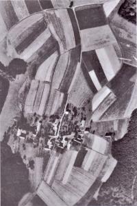 Dobový letecký snímek Prosičky