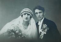 Svatební fotografie rodičů Bohumila a Jarmily Langerových