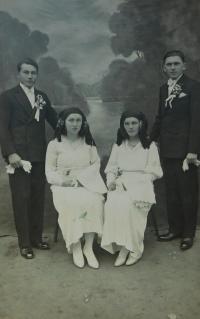 Vlevo otec Vladimír Lakva na slavnosti Matiček o Bílé sobotě v Bohuňovicích