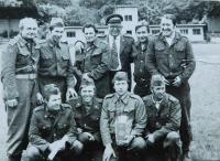 Vladimír Lakva s dobrovolnými hasiči z Bohuňovic