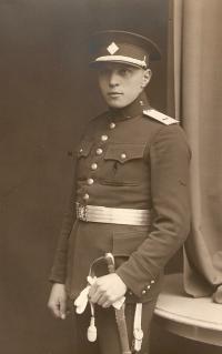 Otec Ladislav Kameníček v důstojnické škole