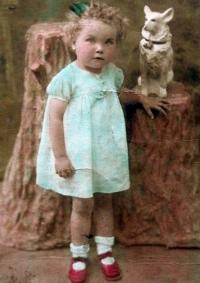 Dvouletá Mařenka v roce 1935