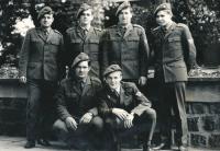 Mikuláš Stehlík (vpravo nahoře) vojna, 1977/78