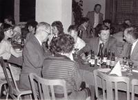 1993 - Čejkovice, s divadelníky, Jan Pavlík a František Kožík