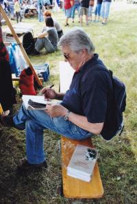 2013 - Jan Pavlík při podpisu knihy Sága rodu Chlebakupova