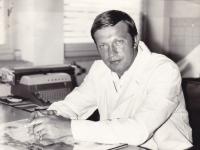 1968 - Jan Pavlík v novém zdravotním středisku v Čejkovicích