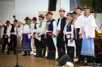 2014 - Jan Pavlík jako porotce v soutěži tanečníků verbuňku (vlevo vzadu v bílé košili)