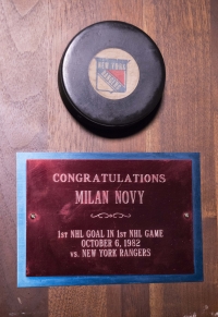 Award for Milan Nový for playing in the NHL, 2008
[Note: Image description translated verbatim, the photograph shows a plaque commemorating Milan Nový's first goal in the NHL in 1982]