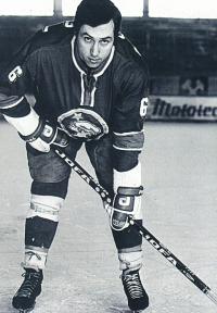 Milan Nový při oslavě 50. gólu v lize, sezóna 1976-77