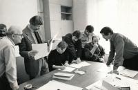 Pavel Dias (vpravo) s kolegy na katedře fotografie, 90. léta 20. stol.