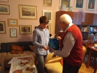 Gustav Oplustil při loučení se žáky ZŠ Londýnská