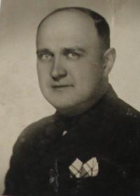 otec Jaroslav Štěpánek