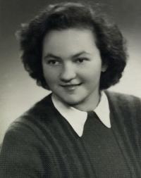 Milada Holbová 17 let, portrét, 1951