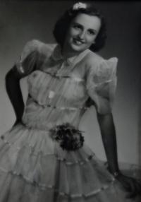 Pamětnice v tanečních; Nymburk; první polovina 40. let